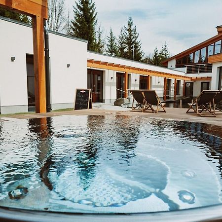 Hotel Horal Rožnov pod Radhoštěm Exteriör bild