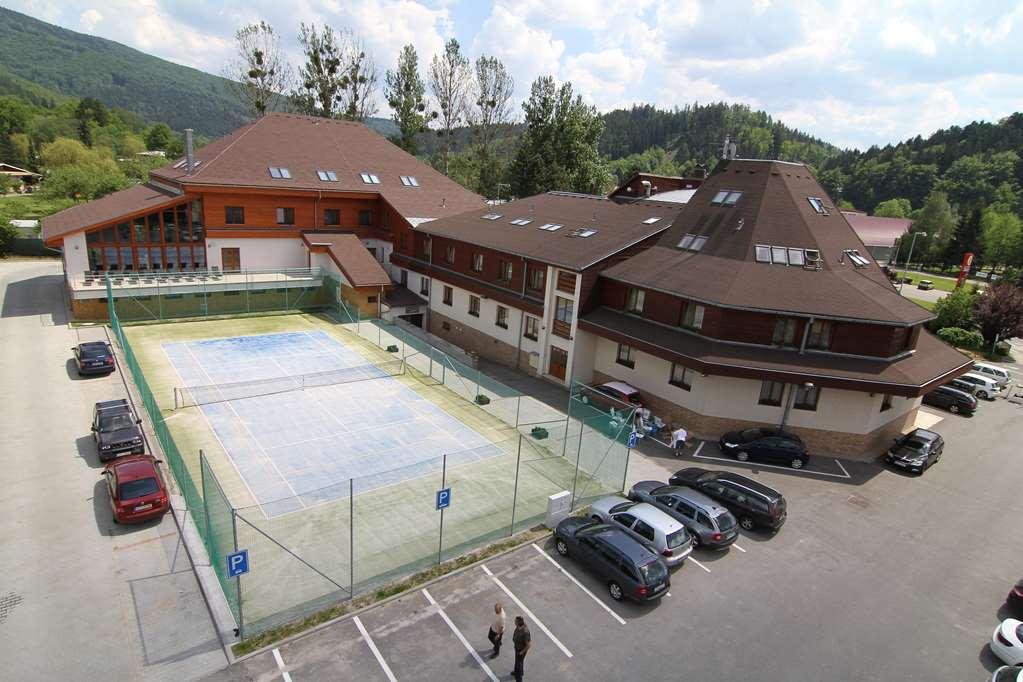 Hotel Horal Rožnov pod Radhoštěm Exteriör bild