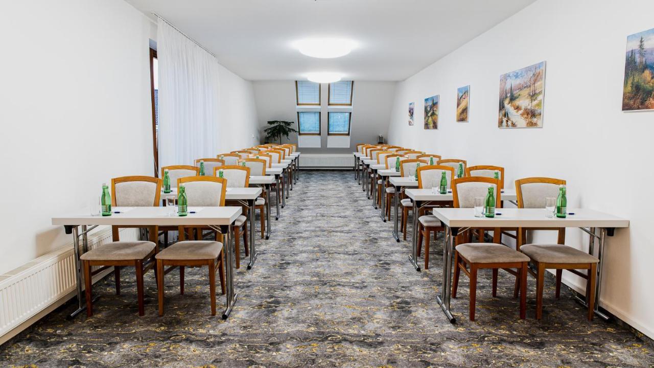 Hotel Horal Rožnov pod Radhoštěm Exteriör bild