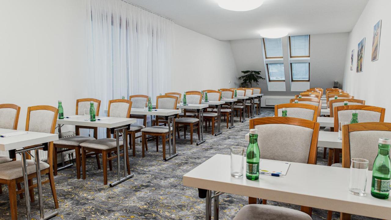 Hotel Horal Rožnov pod Radhoštěm Exteriör bild