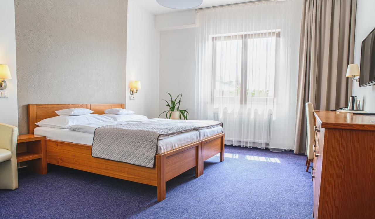 Hotel Horal Rožnov pod Radhoštěm Exteriör bild