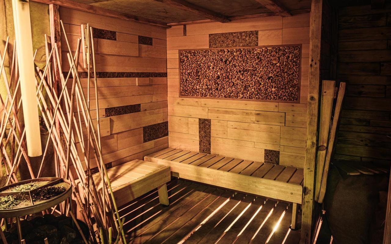 Hotel Horal Rožnov pod Radhoštěm Exteriör bild