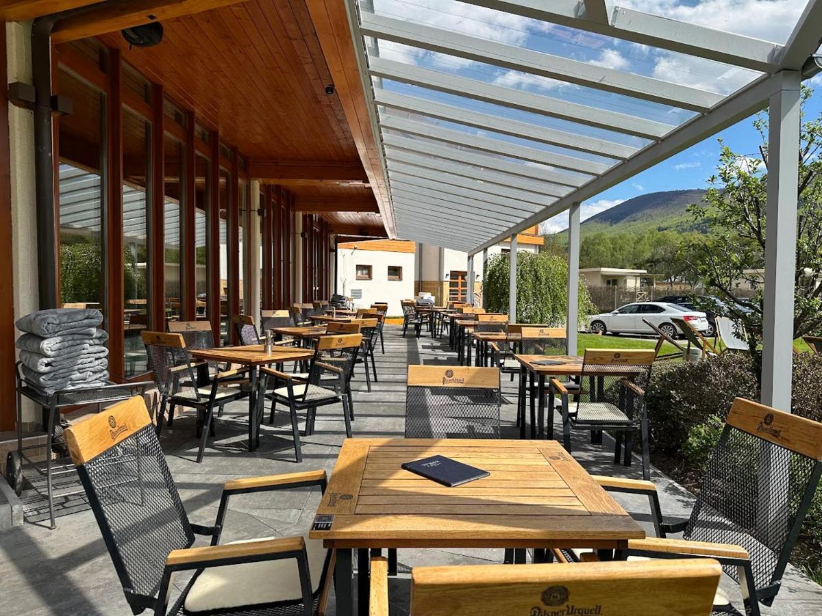 Hotel Horal Rožnov pod Radhoštěm Exteriör bild