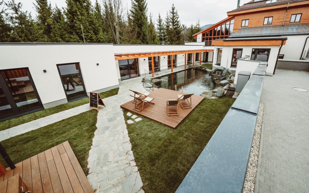 Hotel Horal Rožnov pod Radhoštěm Exteriör bild