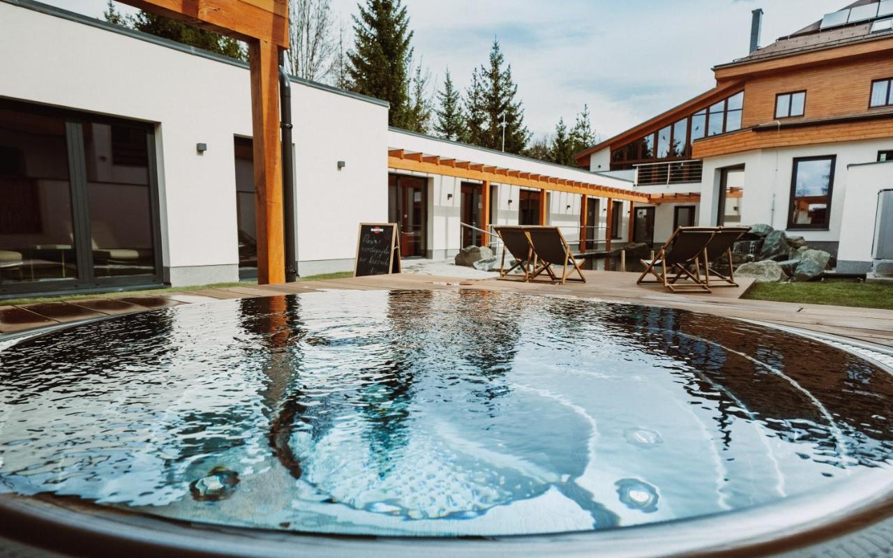 Hotel Horal Rožnov pod Radhoštěm Exteriör bild