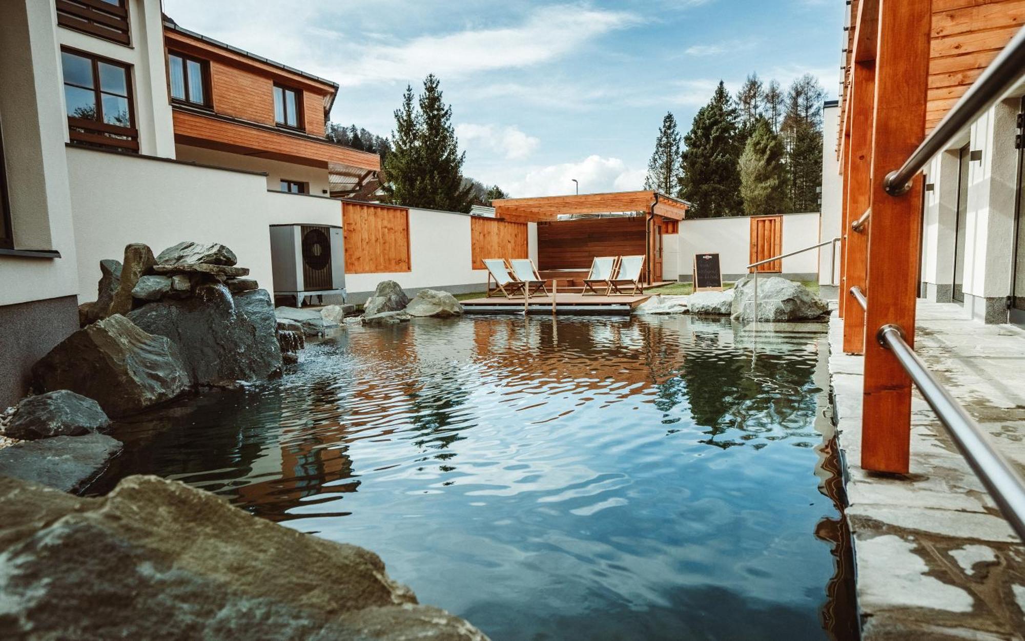 Hotel Horal Rožnov pod Radhoštěm Exteriör bild