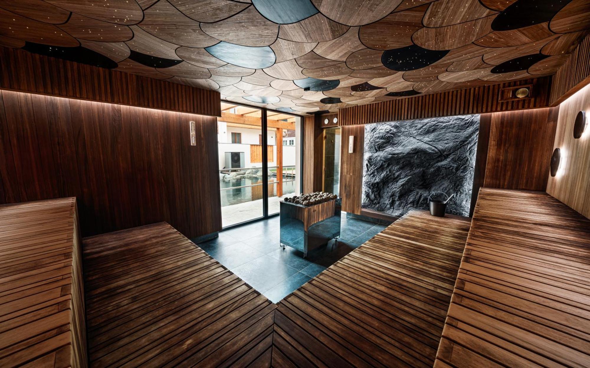 Hotel Horal Rožnov pod Radhoštěm Exteriör bild