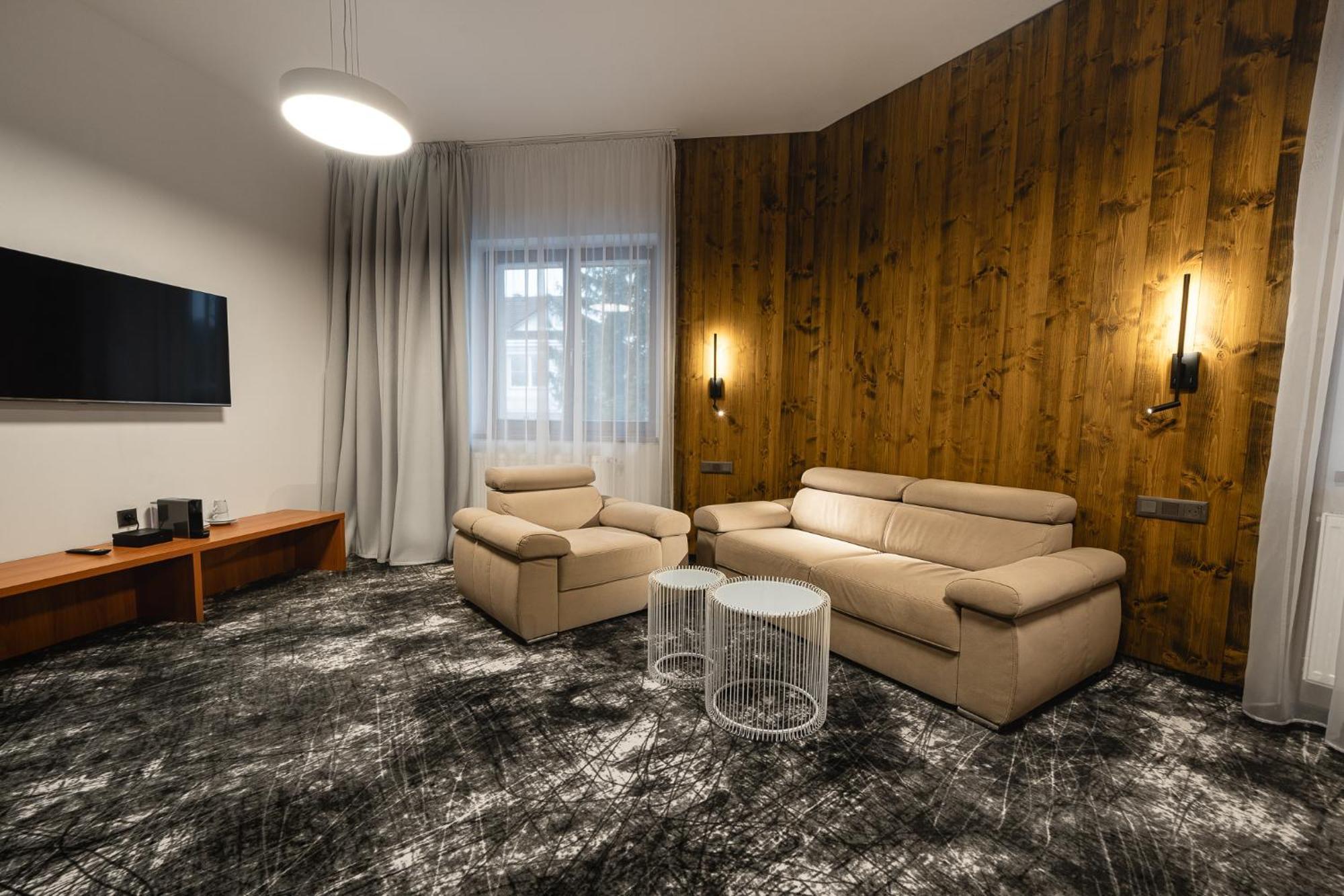 Hotel Horal Rožnov pod Radhoštěm Exteriör bild