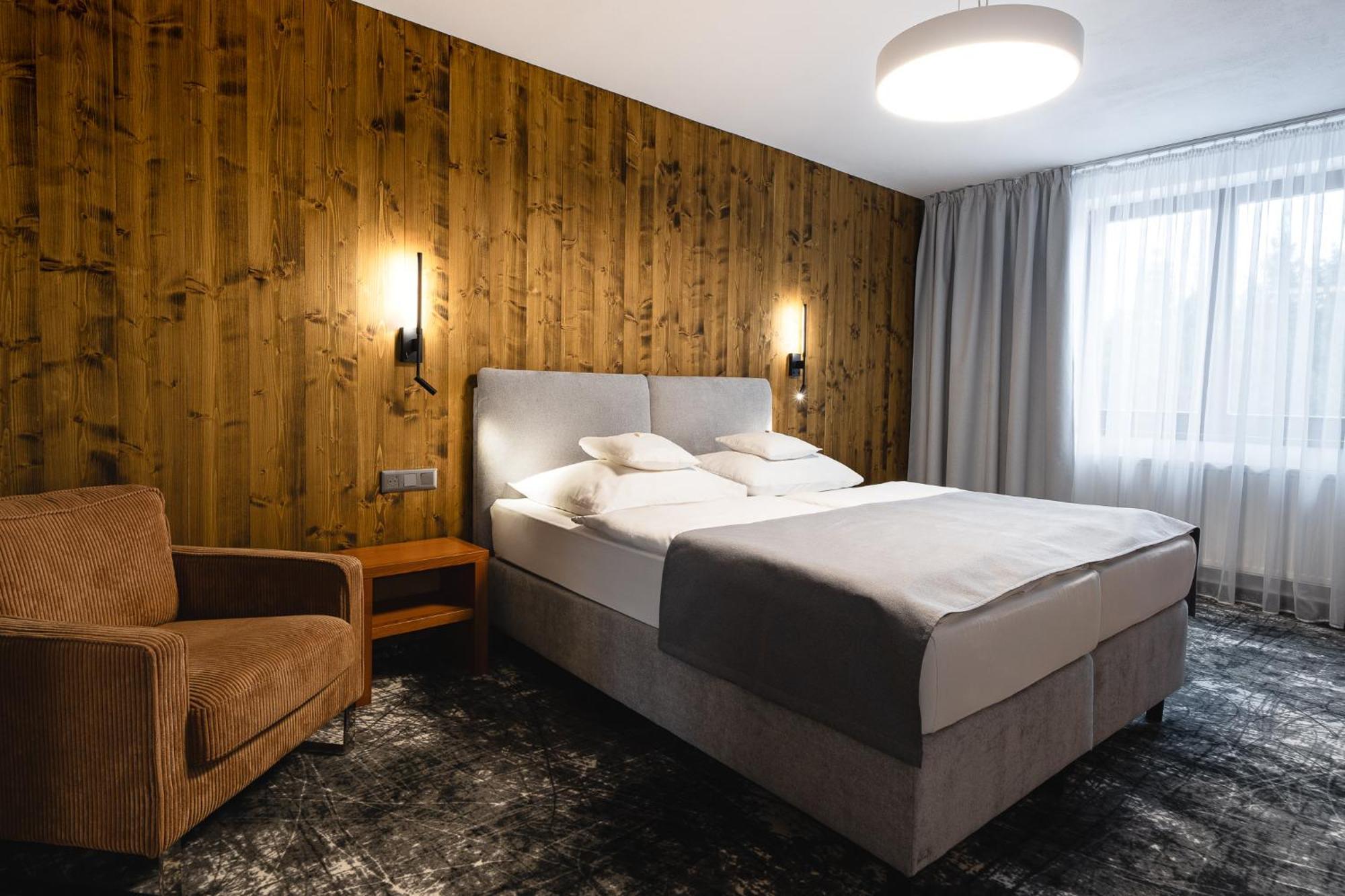 Hotel Horal Rožnov pod Radhoštěm Exteriör bild