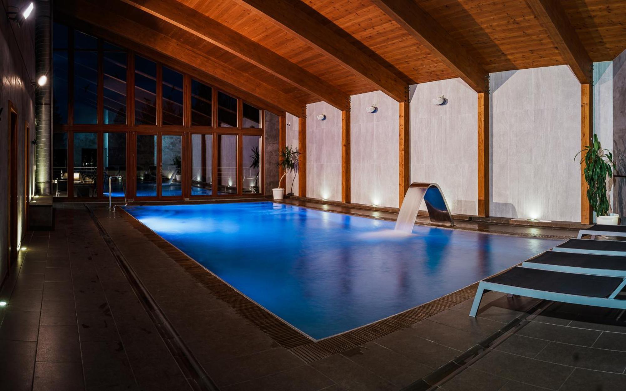 Hotel Horal Rožnov pod Radhoštěm Exteriör bild
