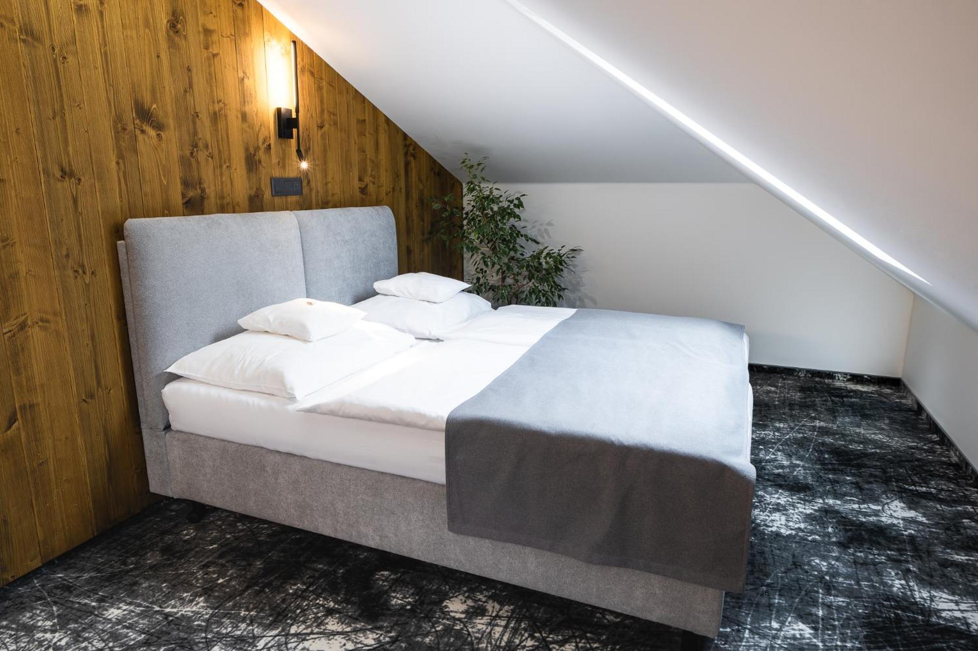 Hotel Horal Rožnov pod Radhoštěm Exteriör bild