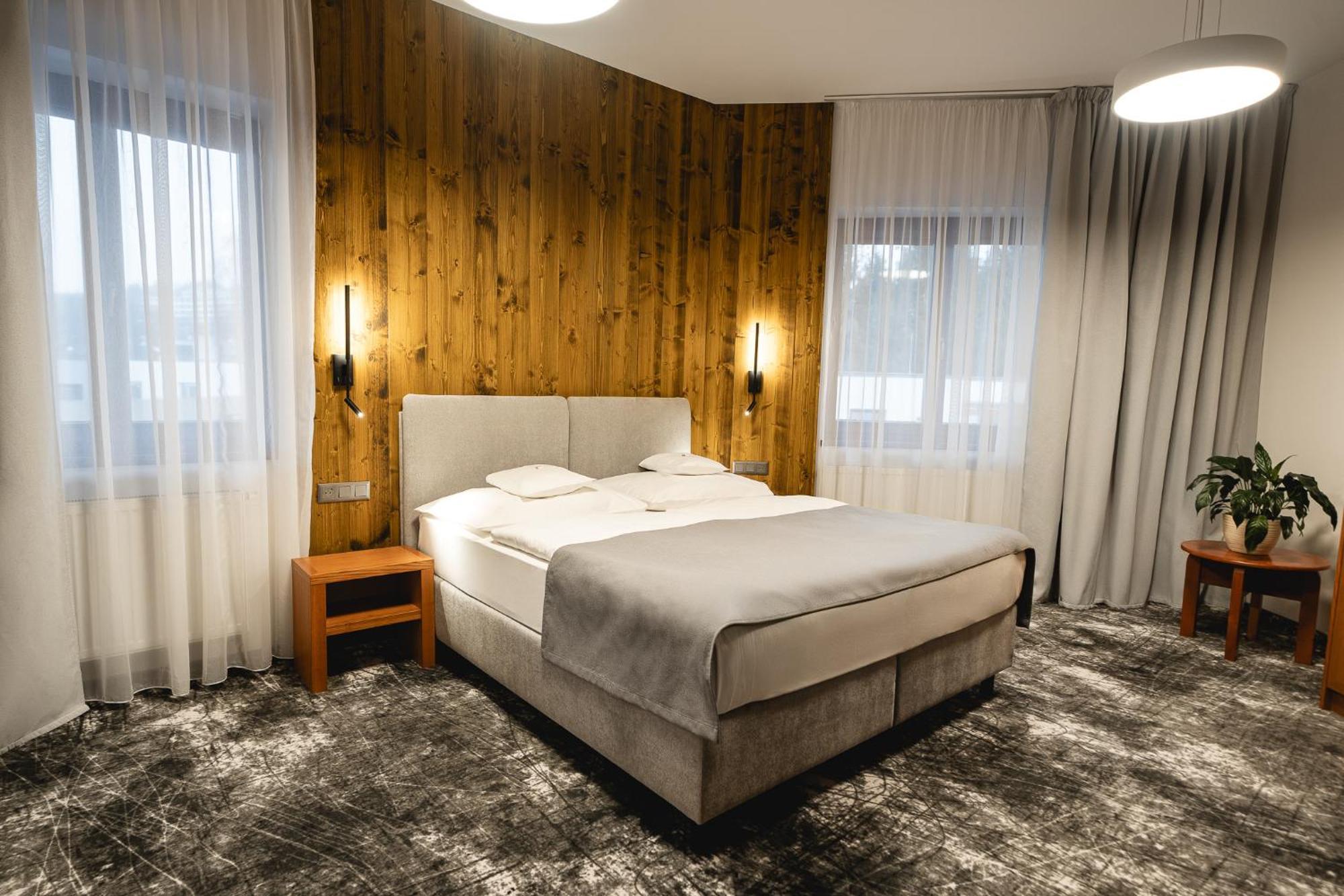 Hotel Horal Rožnov pod Radhoštěm Exteriör bild