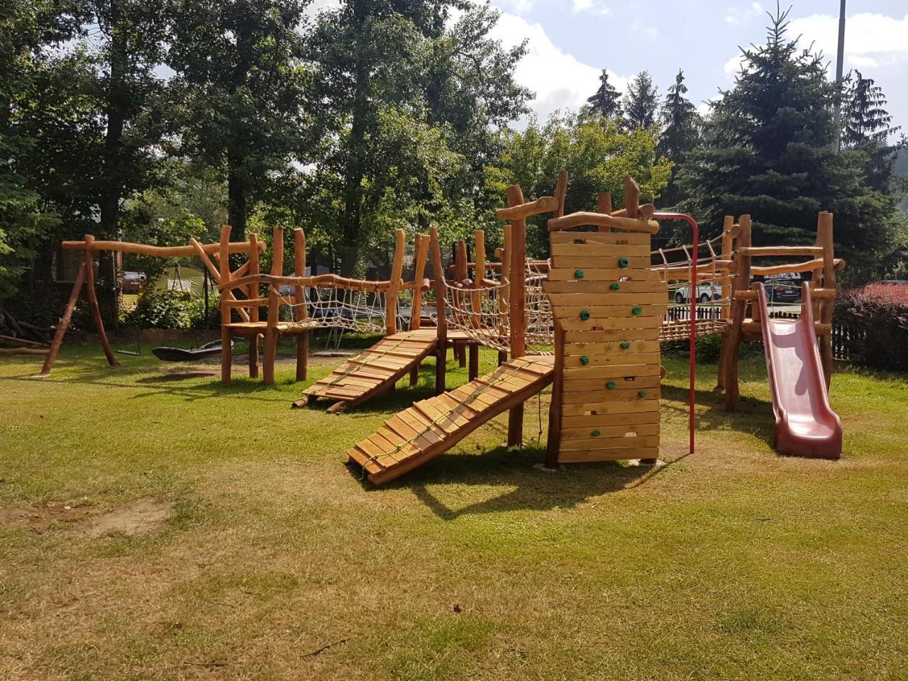 Hotel Horal Rožnov pod Radhoštěm Exteriör bild
